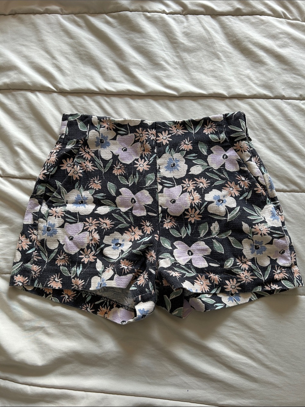 GAP Black Floral High-Waist Women's Shorts